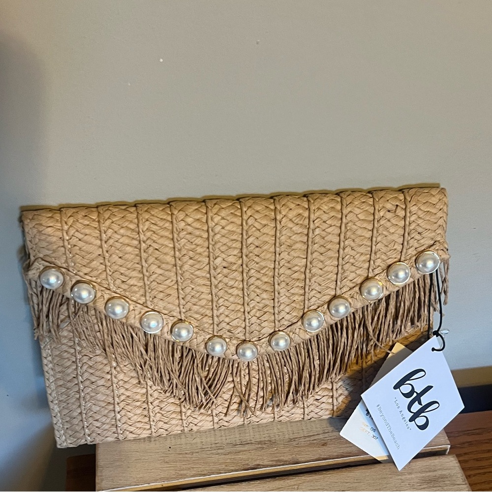 btb Los Angeles Jojo Pearl Clutch